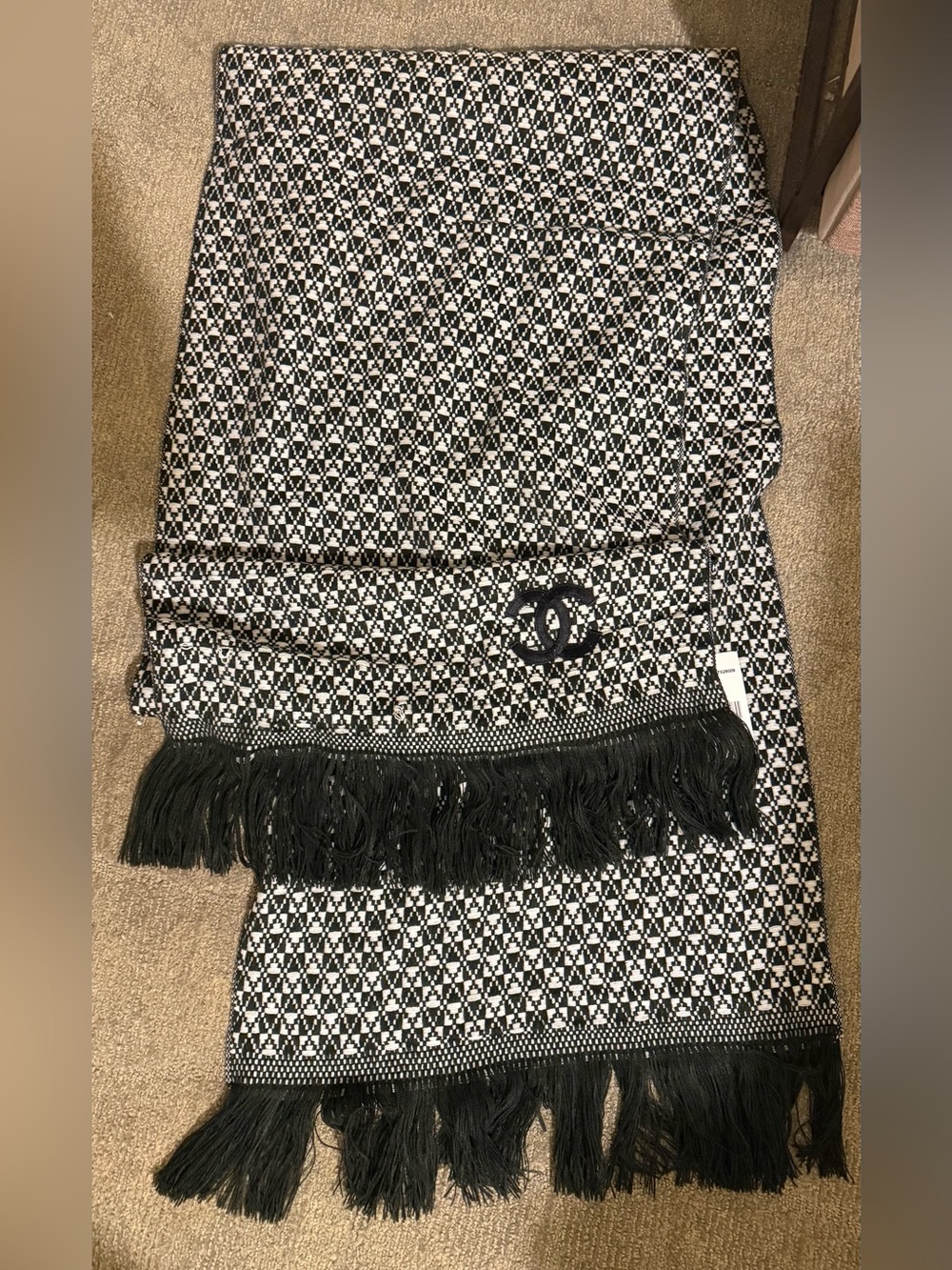 CHANEL Cashmere Scarf - Picture 7 of 7